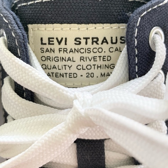 Levi’s Unisex Navy Blue Sneakers - Picture 8 of 13